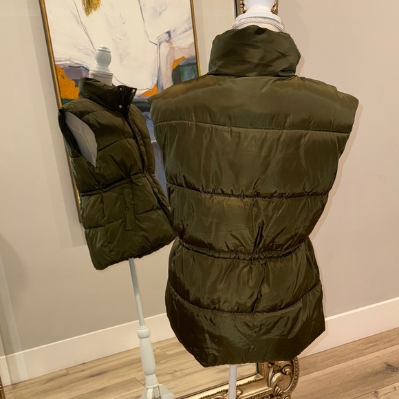 Olive Puffer Vest - Picture 5 of 5